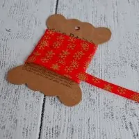 Лента для рукоделия Снежинки красная l-002