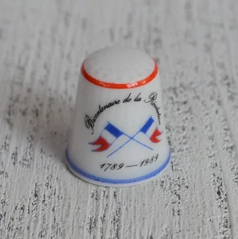 Напёрсток  LIMOGES CASTEL FRANCE BICENTENAIRE DE LA REVOLUTION 1789-1989 nfr-0050 