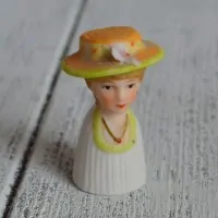 Напёрсток Леди в шляпке Enesco nff-0160/2