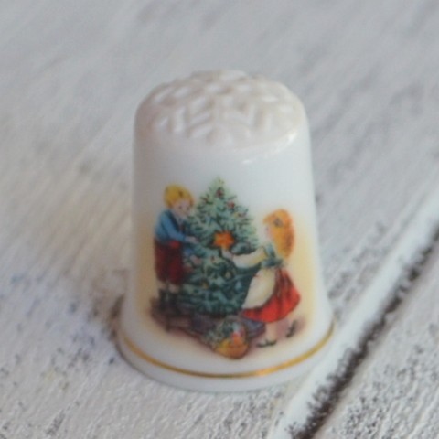 Напёрсток AVON 1982 nfr-0014/2 